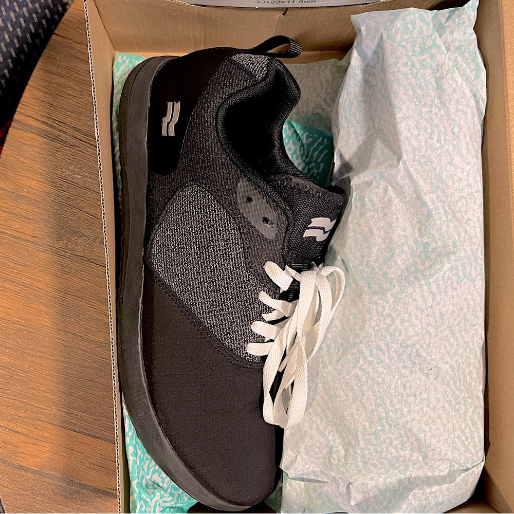 Strike-Movement Pace cross training shoe. Sz 10M